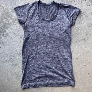 lululemon short sleeve shirt size 6